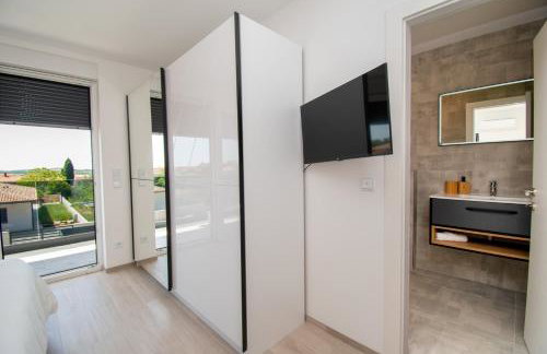 Villa Mina with a private pool in Pula - Photo 17