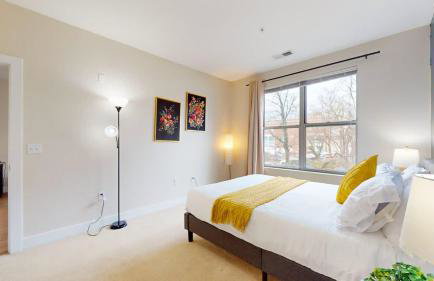 Modern Comforts Free Gym Access - Foto 7