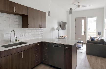 Landing Stylish 1BD Gym Rooftop Lounge - Foto 7