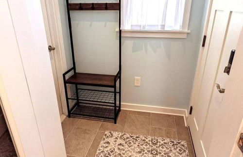 Walkable Elmwood Cottage, No Chores 2Bath 2BR 2Car - Foto 11