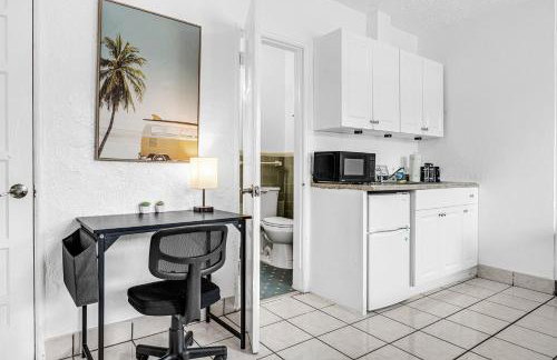 Executive Studio Hollywood Blvd & Near Beach - Foto 16