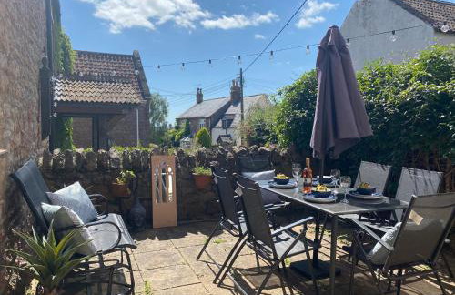 The Nook- A Rustic Cottage in a Beautiful Village. - Photo 8