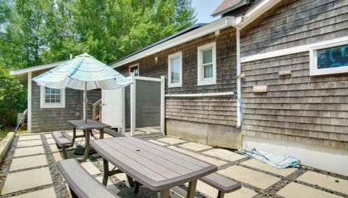 1 Mi to Ferry Terminal Oak Bluffs Family Retreat! - Foto 2