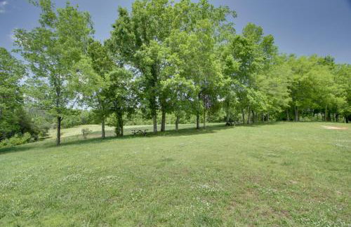 Spacious Rural Getaway in Lexington with Deck! - Foto 39