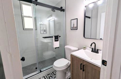 Cozy Gem 18Min to EWR, 8min > NYC Train + Parking - Foto 14