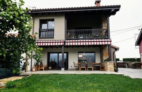 Casa Rural en Cezosu, Nava - Foto 1