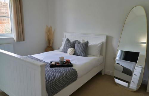 Modern Two Bedroom Wokingham Apartment, En Suite, Free WiFi, On Site Parking, Sleeps 4 - Foto 21
