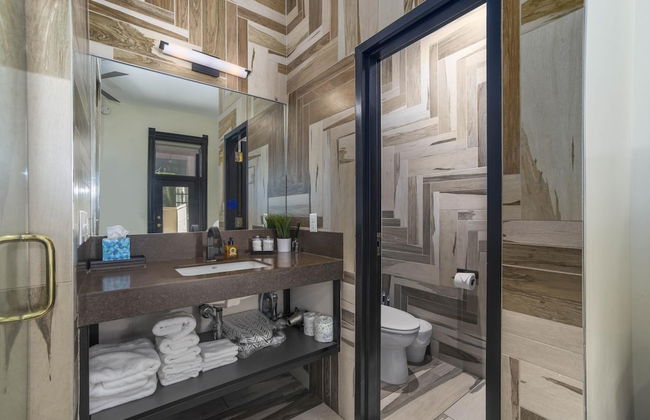 Cozy En Suite Studio - Photo 17