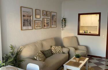 Coqueto apartamento céntrico con terraza y parking - Foto 2