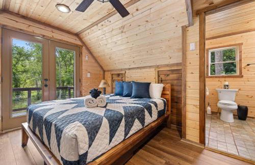 Riverside Oasis with Stunning Views, Cozy Firepit! - Photo 38