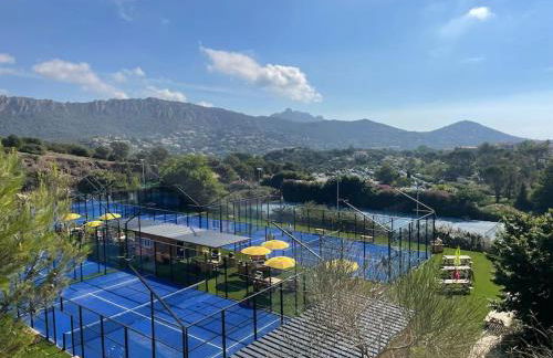 Dans un cadre d'exception, Vue mer panoramique à Agay Côte d'Azur, Village Vacances Cap Esterel, 2 chambres, avec jardin, golf, climatisation, Wifi, 5 piscines - Foto 70