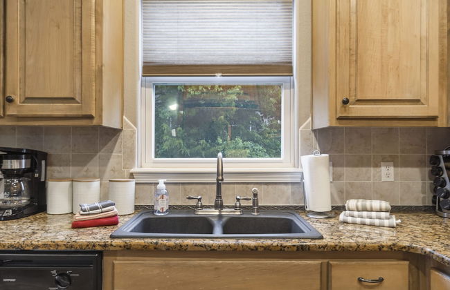 Foggy Bay Bungalow - Photo 13