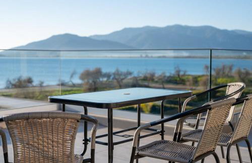 Sun and Sea Apartment - Beachfront, 2 Bedrooms with Sea View & Garden - Photo 45