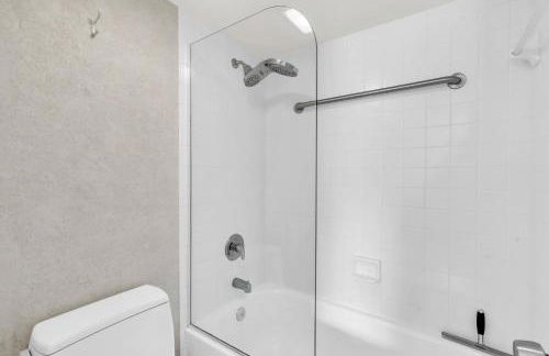 Enit Unit -Close to Elevator and Pool Views - Foto 25