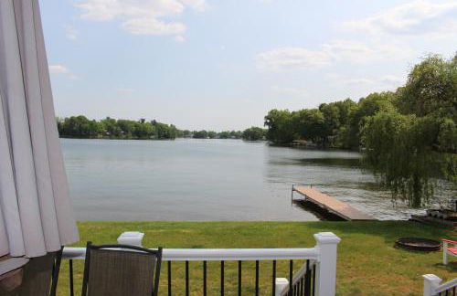 Pet-Friendly Cozy Lake Cottage and Kayaks! - Foto 1