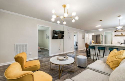 Renovated house close to Dtown Durham w king bed - Photo 3