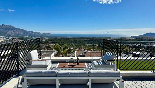 Casa con piscina climatizada y vistas al mar - Foto 3