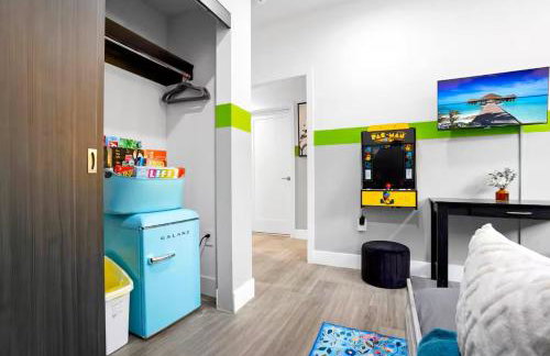 E - 2 Homes - Sleeps 26 by Universal - Patio -Games - FIFA SoFi World Cup - Foto 34