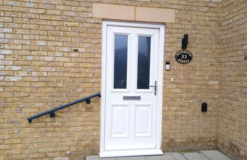 Richmond Cottage - Brand New 4BR Holiday Home, just 3 minutes from the beach with Pool Table and Free Parking - Foto 35