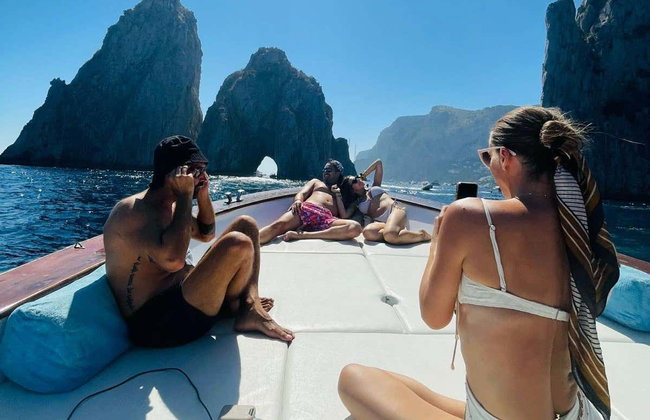 Paseo en barco privado por Capri - Photo 6