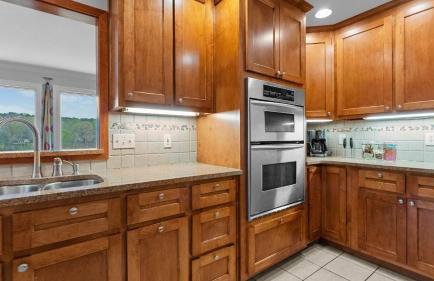 Sleeps 22, Lakefront w/ Private Dock & Pool, 2 Houses Lake Living by Avantstay - Foto 90