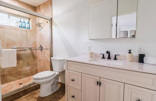 The Pink House - Palm Springs Gem with Private Pool & BBQ - Foto 23