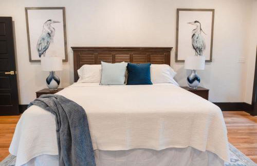 Luxurious Lake Front Estate, Sleeps 20, Game Room and Pet Friendly - Foto 15