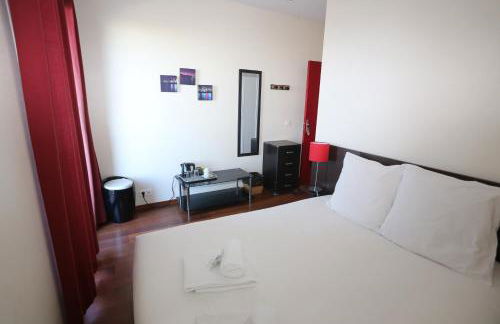 O'Sullivans Bar and Hotel - Foto 16