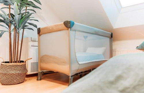 Spacious Penthouse with AC and Free Parking Steps Away From the Central Station - Foto 25