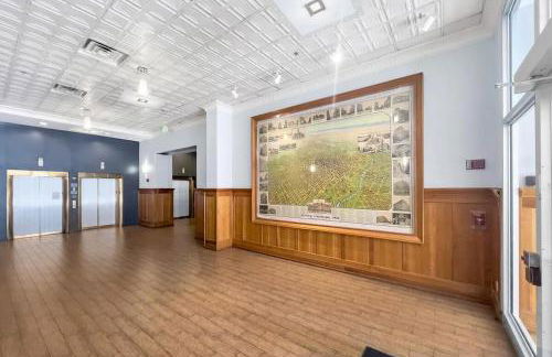 The Elevated Gallery - Historic Loft - Heart of Downtown - 98WalkScore - Foto 29