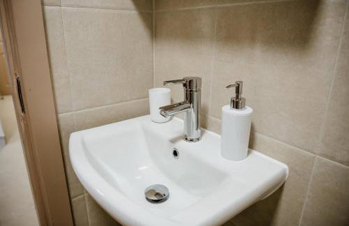 Flats near football clubs - Photo 2