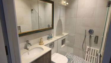 New Boutique Ground Floor Apartment - Photo 4