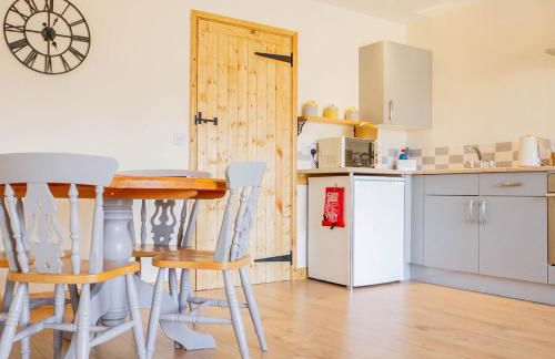 Muntjac View, Beechcroft Barns, Cawston, Norfolk - Photo 9