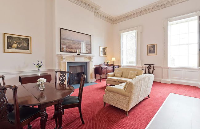 Henrietta Suites City Centre - Photo 42