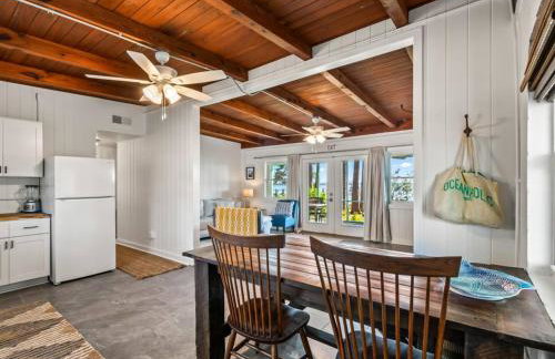 Shoreline Serenity- The Golden Goat on the Bay - Foto 9