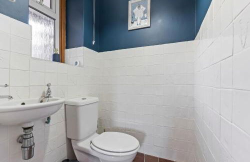 Stunning Countryside Home in Surrey by 53 Degrees Property, Ideal for Family Getaways, Private Tennis Court! - Foto 60