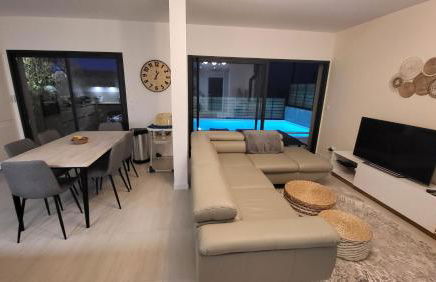 Villa Moderne de Standing avec Piscine Privée à 400m de la Plage - 4 Chambres - Foto 16