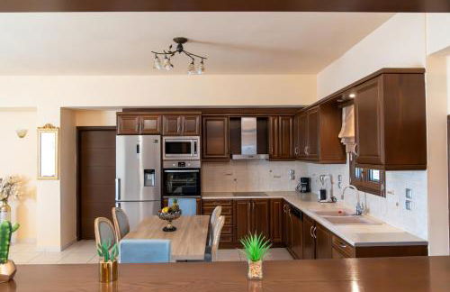 Amalia Villa with Private Pool - Photo 19