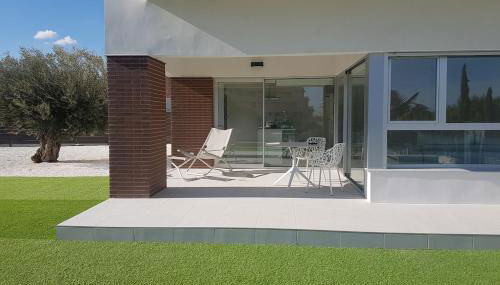 Quiet modern apartment with a large sunny garden! - Photo 4