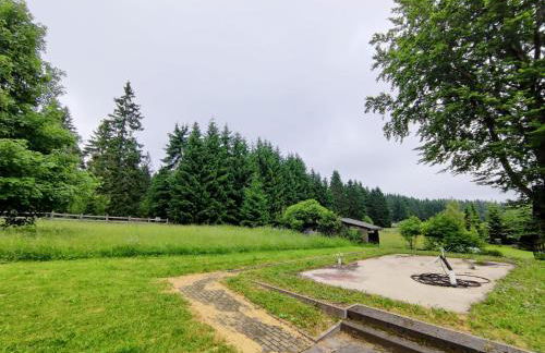 Spacious semi-detached house with wood stove located directly on the Rennsteig - Foto 45