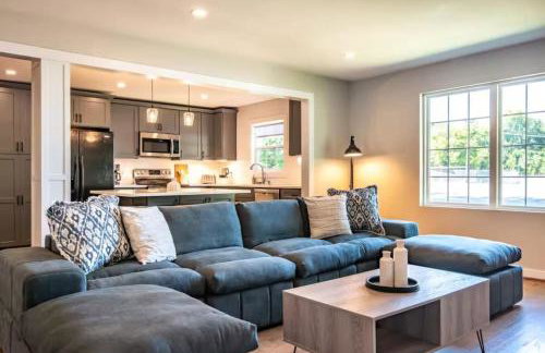 Family Retreat in Birmingham, 7BR 4BA - Photo 1