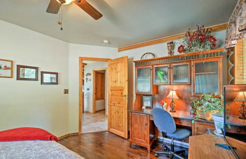 Rustic Cabin with Decks, Alpine Views and Pool Table! - Foto 17