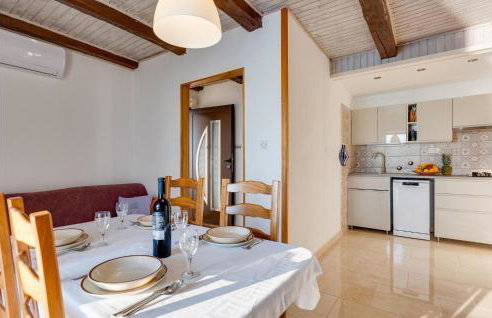 2 Bedroom Nice Apartment In Stara Baska - Foto 3