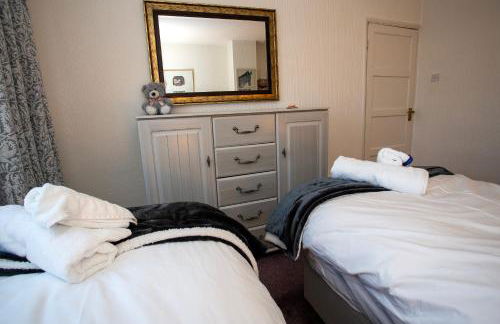 NEC, BHX Cosy 3 Bedroom House with Parking - Foto 40