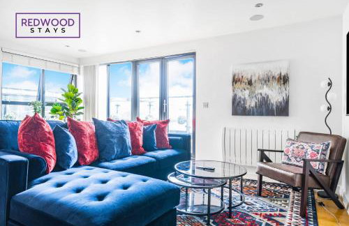 Penthouse Serviced Apartment in Camberley Town Centre with Free Parking, Free WiFi, Lift and Balcony Access By Redwood Stays - Foto 12