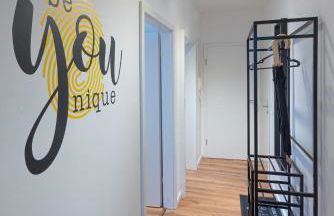 Modern, komplett saniert, in zentraler Citylage beim Kennedyplatz, voll ausgestatte Küche, offener Wohn- und Essbereich, helle Räume - Photo 23