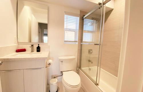 Modern 3BR Home in Mid-City - Photo 28