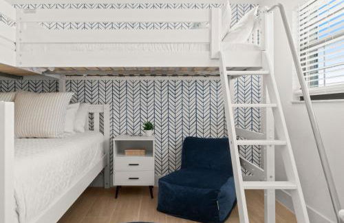 Serenity Shores Renovated Top Floor Condo w Stunning Ocean Views - Foto 27