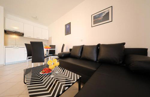 Villa Pino with Pool, Sauna & Jacuzzi - Foto 51