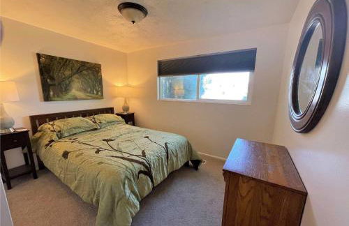 7-Bedroom Home with Views of the Rocky Mountains - Foto 14